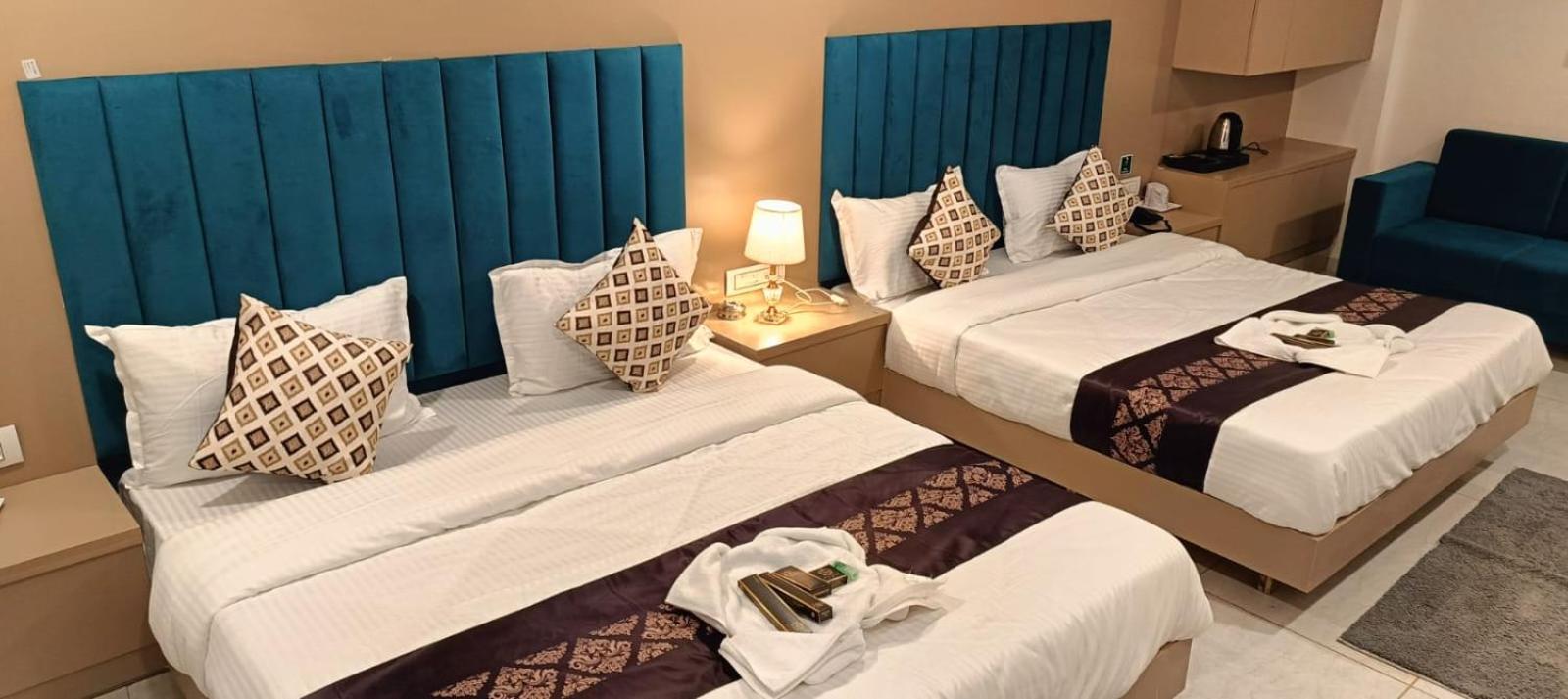 Hotel Royal Square Gandhinagar Ngoại thất bức ảnh