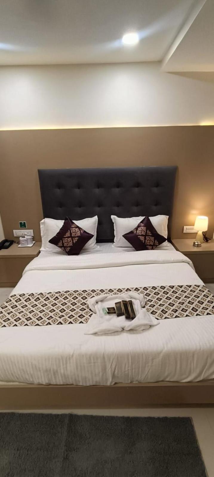 Hotel Royal Square Gandhinagar Ngoại thất bức ảnh