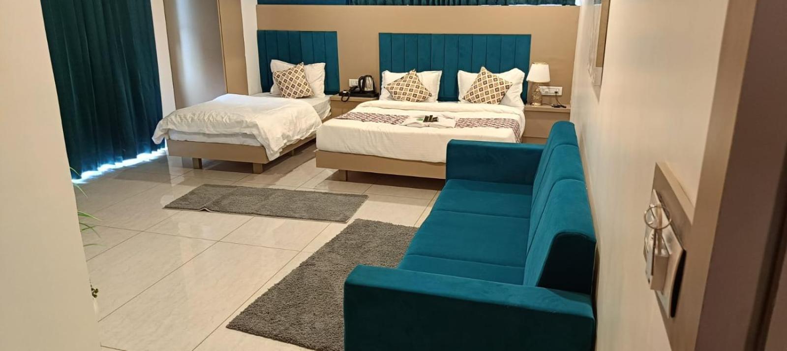 Hotel Royal Square Gandhinagar Ngoại thất bức ảnh