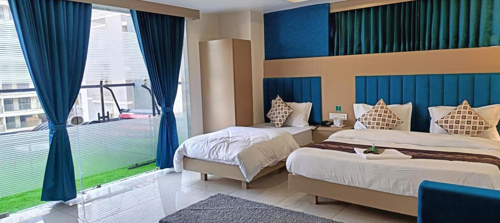 Hotel Royal Square Gandhinagar Ngoại thất bức ảnh