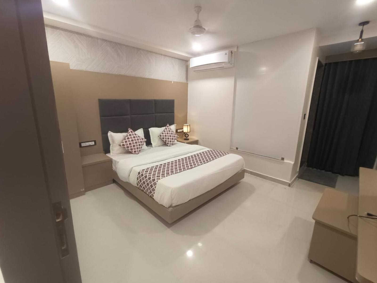 Hotel Royal Square Gandhinagar Ngoại thất bức ảnh
