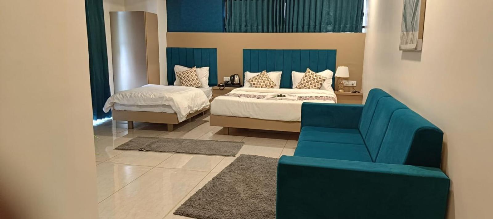 Hotel Royal Square Gandhinagar Ngoại thất bức ảnh