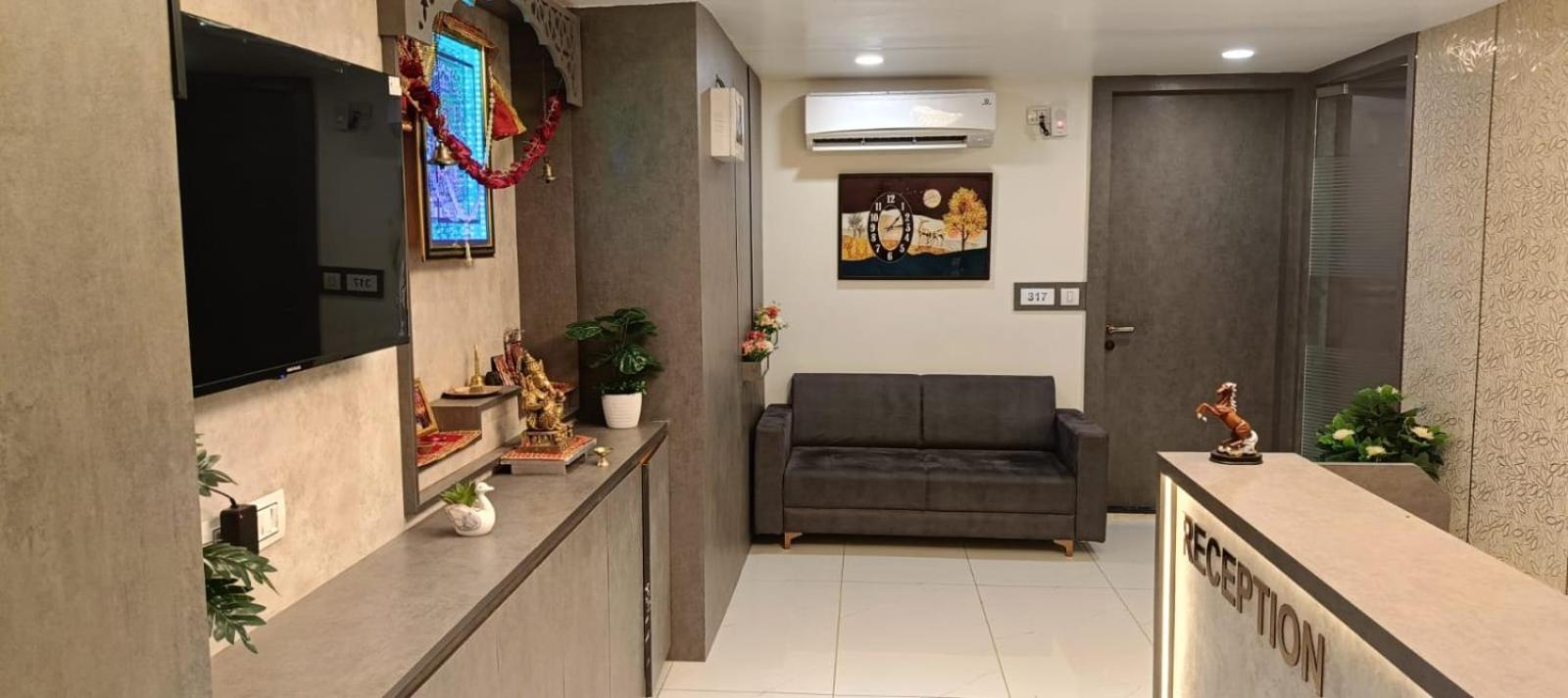 Hotel Royal Square Gandhinagar Ngoại thất bức ảnh