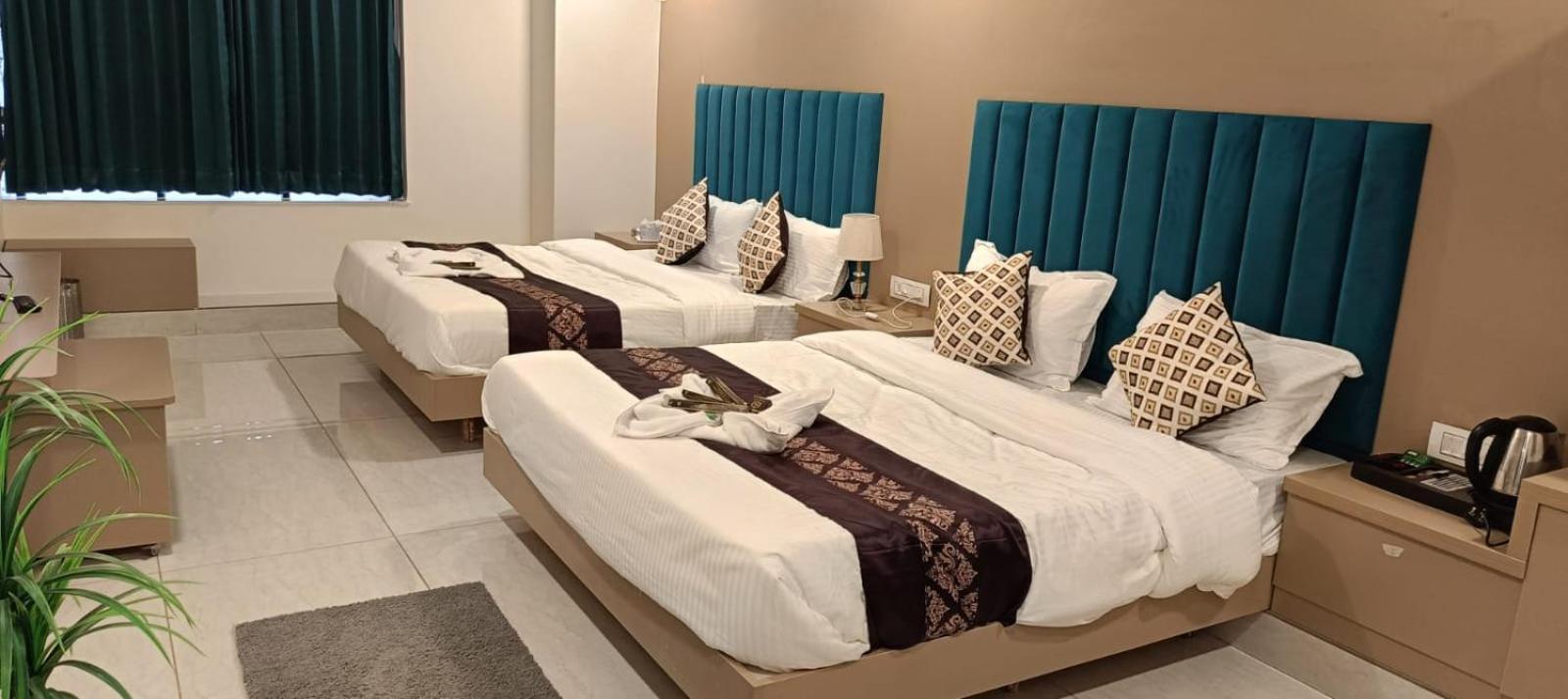 Hotel Royal Square Gandhinagar Ngoại thất bức ảnh