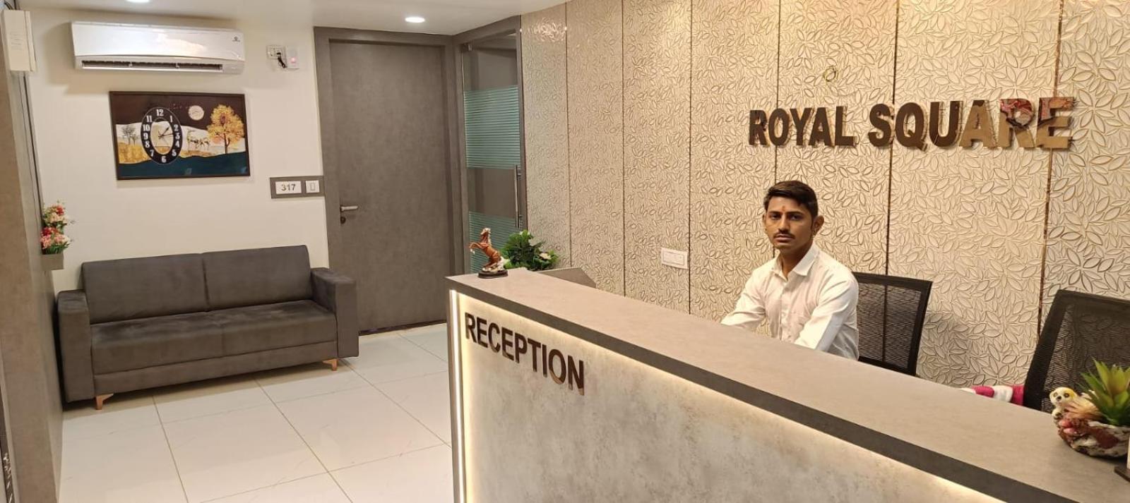 Hotel Royal Square Gandhinagar Ngoại thất bức ảnh
